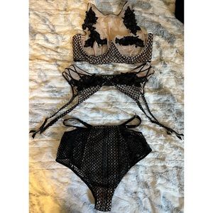 VS SEXY SET.. selling all three pieces together, will separate for right prices